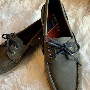 NEW SPERRY shoes !